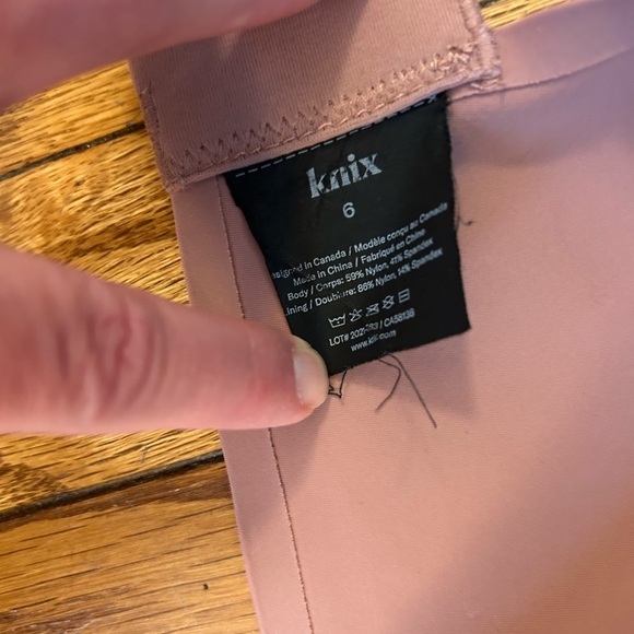 Knix Catalyst Zip Front Pink Bra, size 6 - Picture 9 of 11